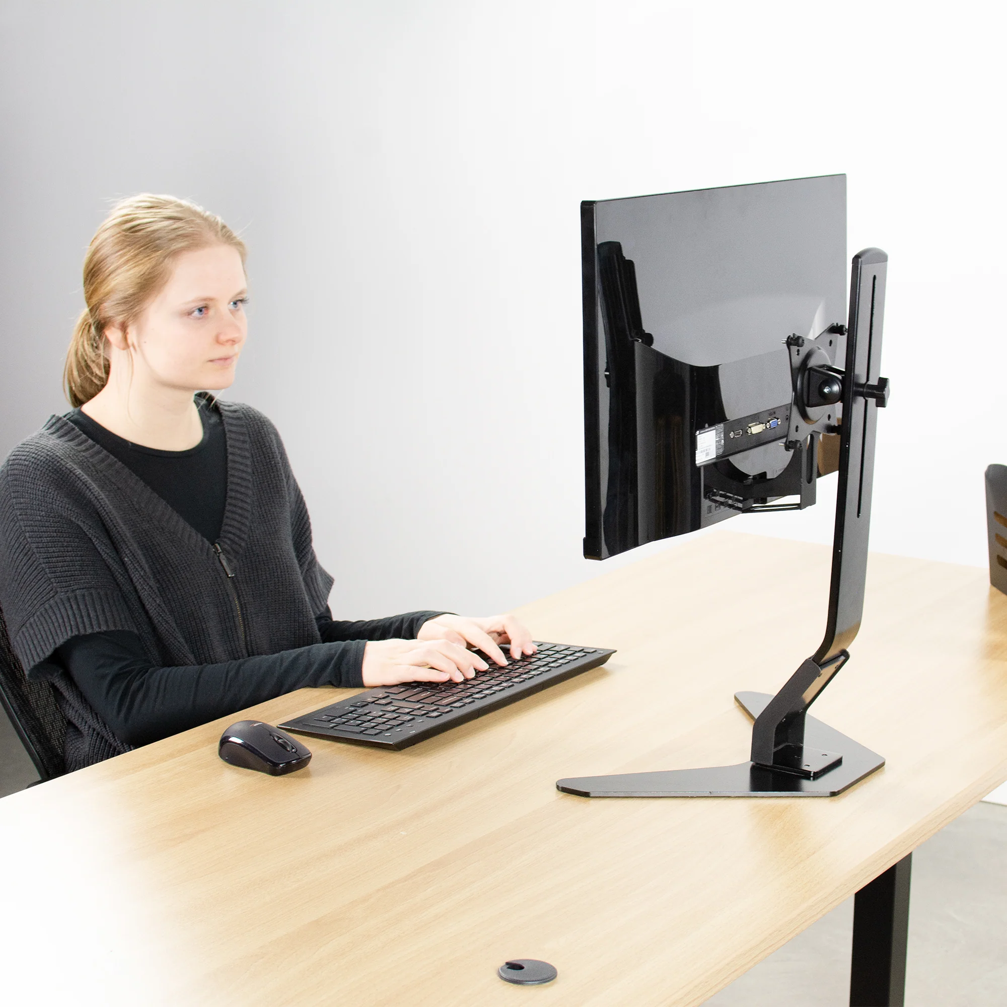 VESA Adapter for Compatible Acer and Viewsonic Monitors - Image 6