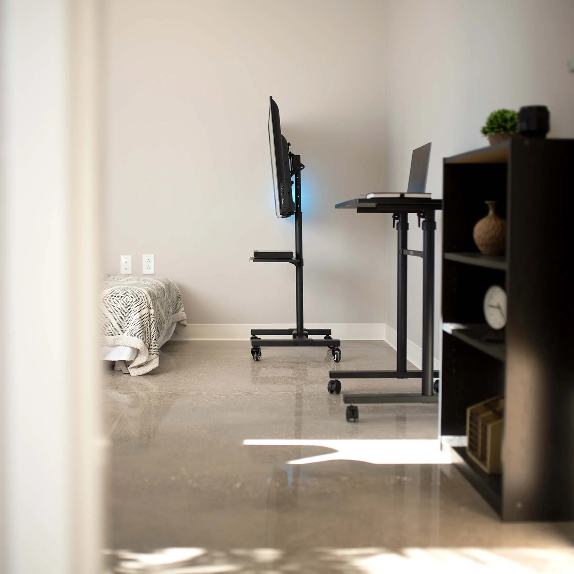 TV Cart for 13" to 50" Screens with Shelf - Image 5